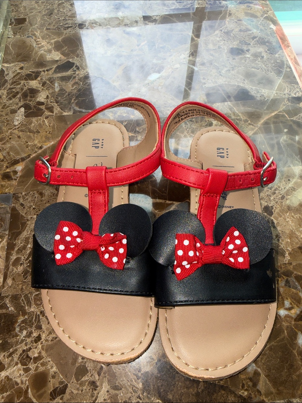 Size 10T girls Gap Minnie Mouse sandals